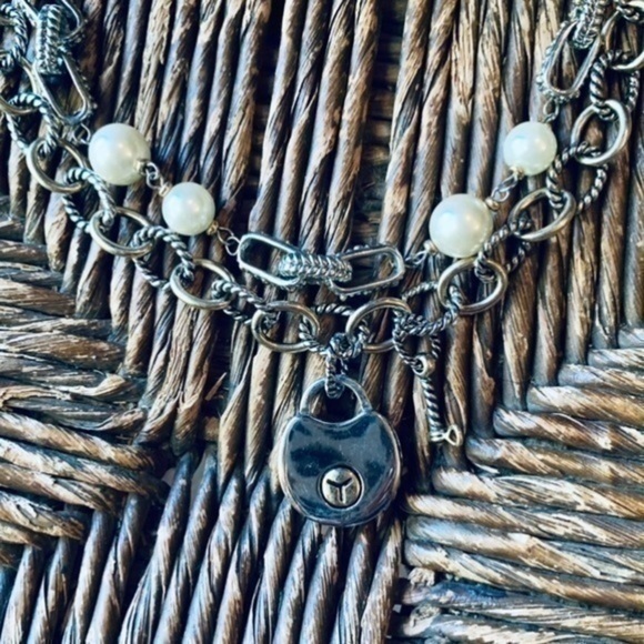 ✨✨ Silver Textured Chain Link Necklace w Pearls ✨ - Picture 11 of 15